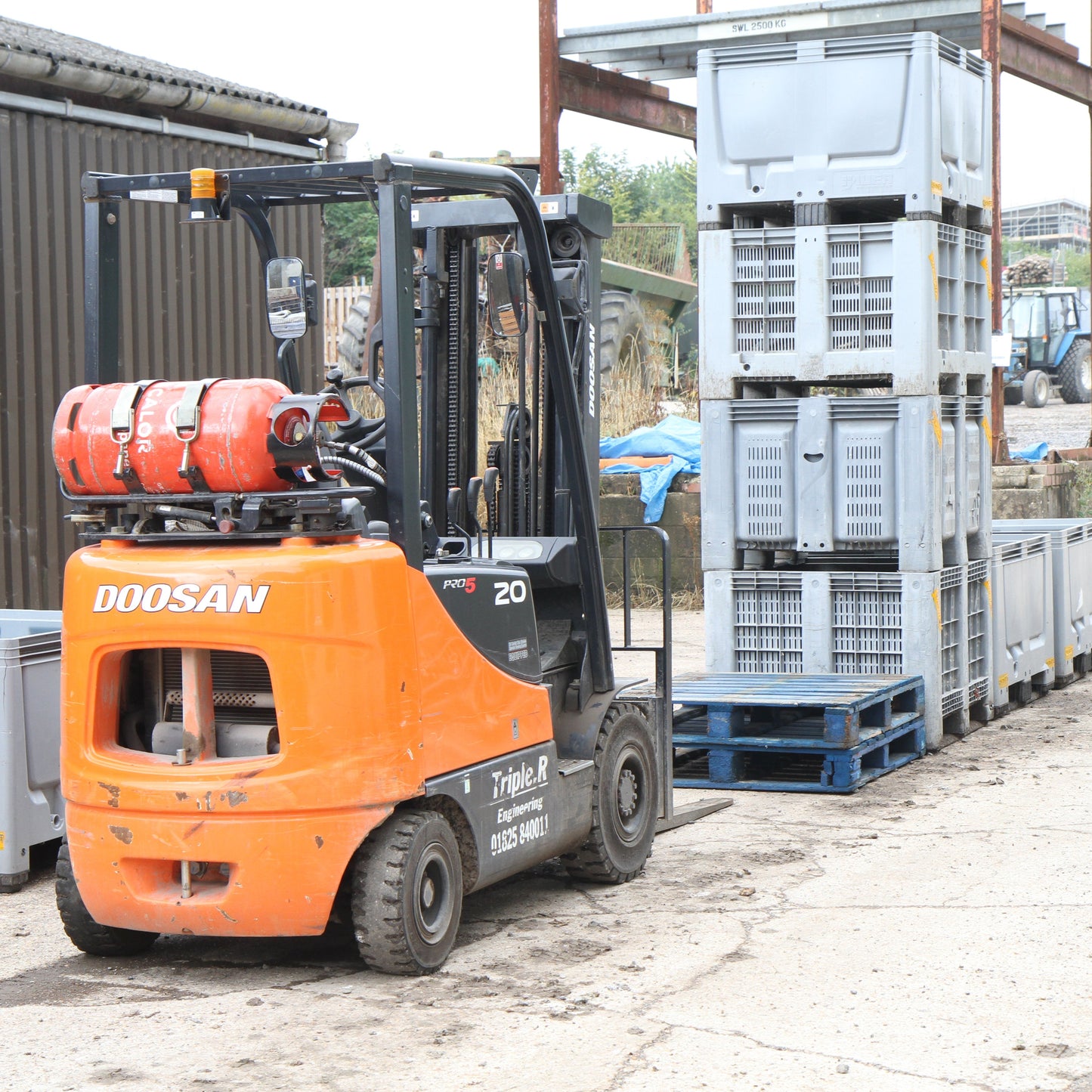 LANTRA Industrial Counterbalanced Fork Lift